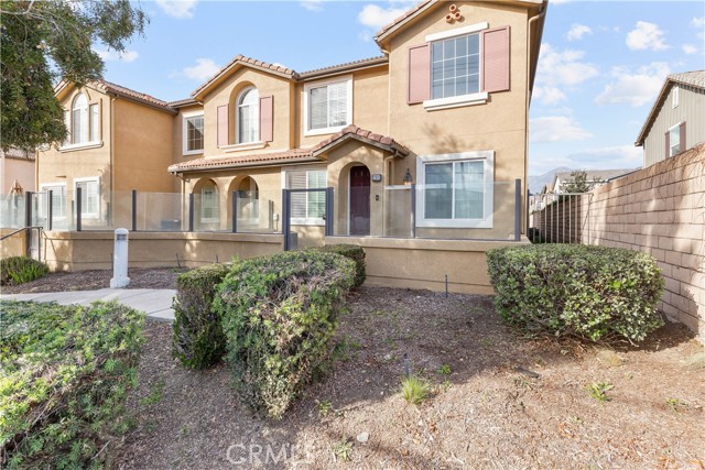 Detail Gallery Image 1 of 1 For 1110 N Solano Privado #C,  Ontario,  CA 91764 - 3 Beds | 2/1 Baths