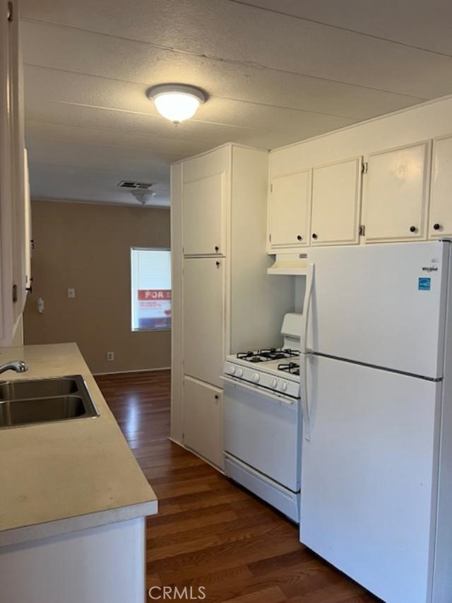 Detail Gallery Image 8 of 18 For 2205 Acacia Ave #194,  Hemet,  CA 92545 - 2 Beds | 2 Baths