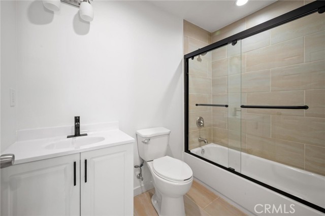 Detail Gallery Image 19 of 42 For 7445 Balcom Ave, Reseda,  CA 91335 - 4 Beds | 2 Baths