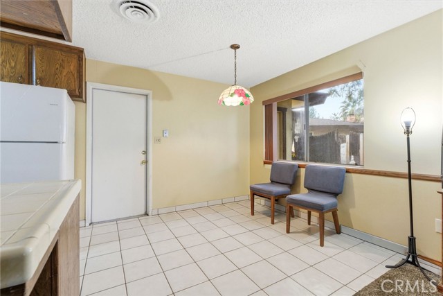 Detail Gallery Image 19 of 42 For 2404 Prestwick Ct, Bakersfield,  CA 93309 - 3 Beds | 2 Baths