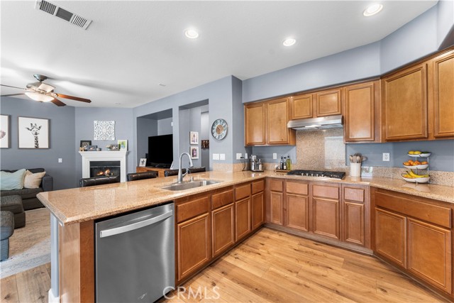 4122 Rainer, Lancaster CA: https://media.crmls.org/medias/8ee16bf0-af82-4f4e-aebd-0b54a62f4e05.jpg