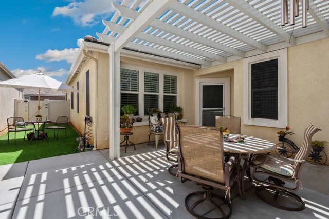 1564 Four Seasons Circle, Beaumont CA: https://media.crmls.org/medias/8ee1aadd-d35c-4a3b-9900-53adcb03f4f4.jpg