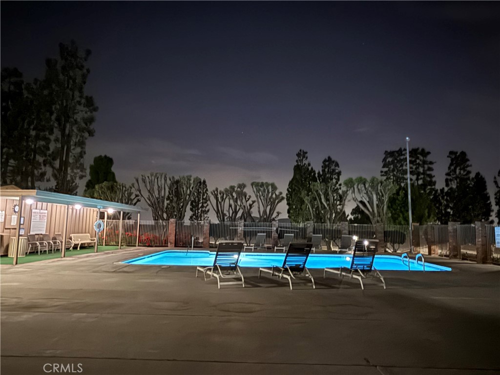 https://media.crmls.org/medias/8ee1f493-7cf2-4539-b651-f00772aeecfb.jpg?preset=X-Large
