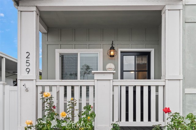 Detail Gallery Image 1 of 33 For 259 Mayflower Dr, Newport Beach,  CA 92660 - 2 Beds | 2 Baths