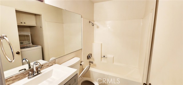 Detail Gallery Image 7 of 9 For 18085 Sundowner Way, Canyon Country,  CA 91387 - 2 Beds | 2 Baths