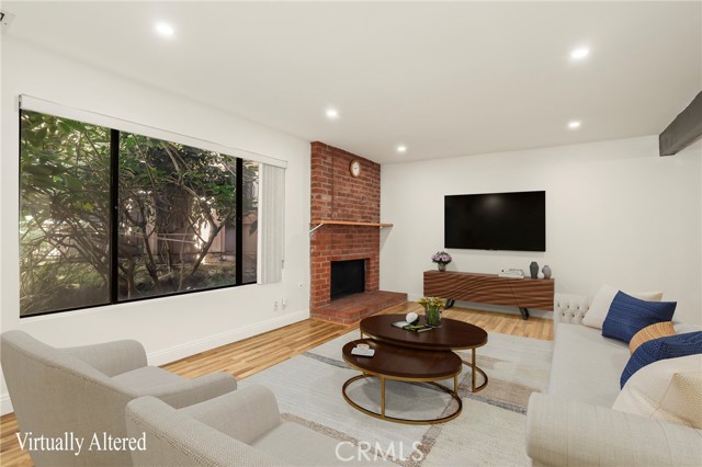 Detail Gallery Image 3 of 38 For 33 Northwoods Ln, La Crescenta,  CA 91214 - 3 Beds | 2/1 Baths