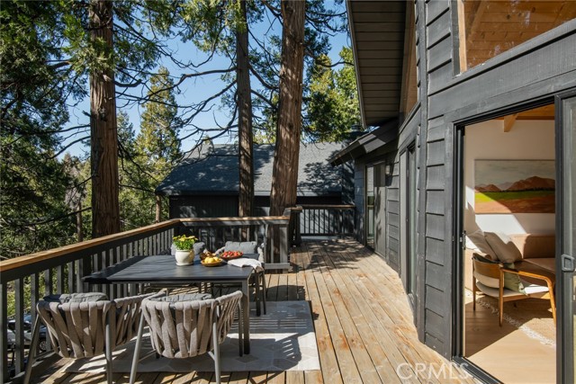Detail Gallery Image 9 of 31 For 109 N Grass Valley Rd, Lake Arrowhead,  CA 92352 - 3 Beds | 2 Baths
