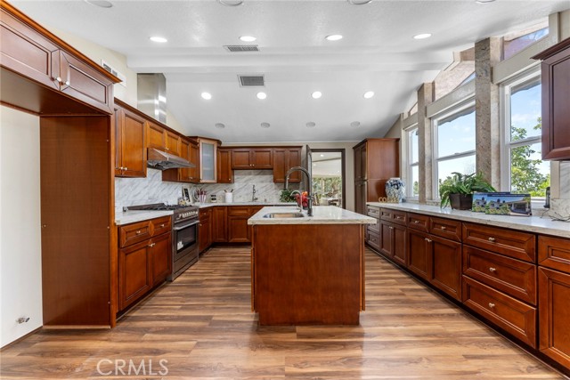 2243 Feather Rock Road, Diamond Bar CA: https://media.crmls.org/medias/8ee4f088-4479-4b19-a0e0-7cde8098331a.jpg