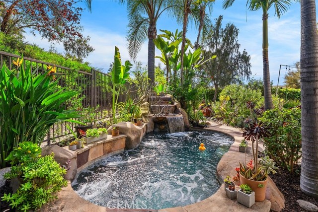 Image 30 of 58 For 65 Castletree