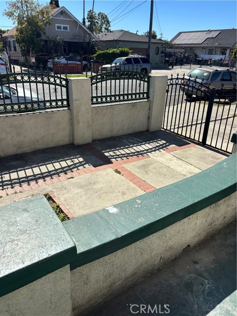 Detail Gallery Image 18 of 24 For 535 West 54th Street, Los Angeles,  CA 90037 - – Beds | – Baths