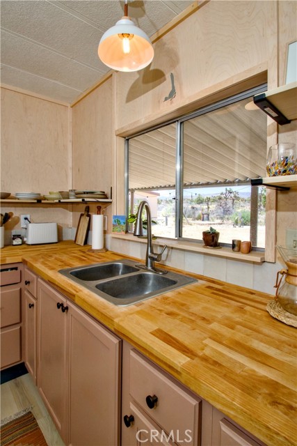 Detail Gallery Image 12 of 26 For 7425 Church Street #97,  Yucca Valley,  CA 92284 - 2 Beds | 2 Baths