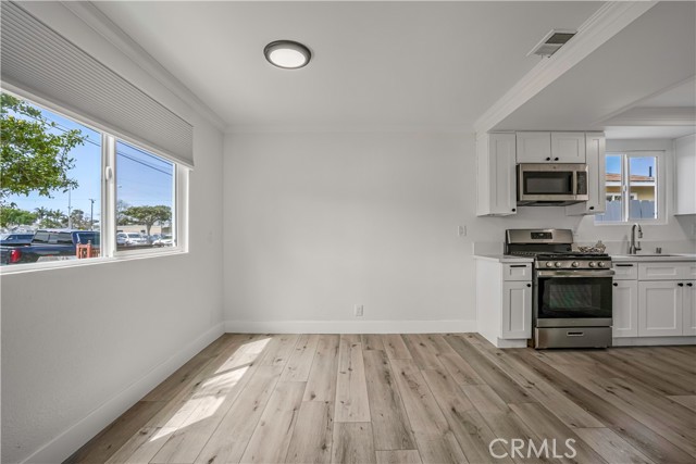 4543 W 168th Street, Lawndale CA: https://media.crmls.org/medias/8ee67f93-2ebb-4f8d-a207-9479b1593903.jpg