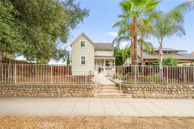 Detail Gallery Image 2 of 75 For 818 E Colton Ave, Redlands,  CA 92374 - 4 Beds | 2 Baths