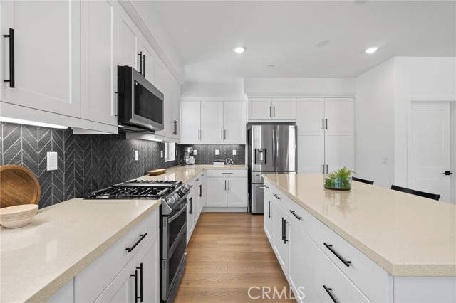 Detail Gallery Image 6 of 29 For 10319 Triple Crown Ln, Cypress,  CA 90720 - 4 Beds | 3/1 Baths