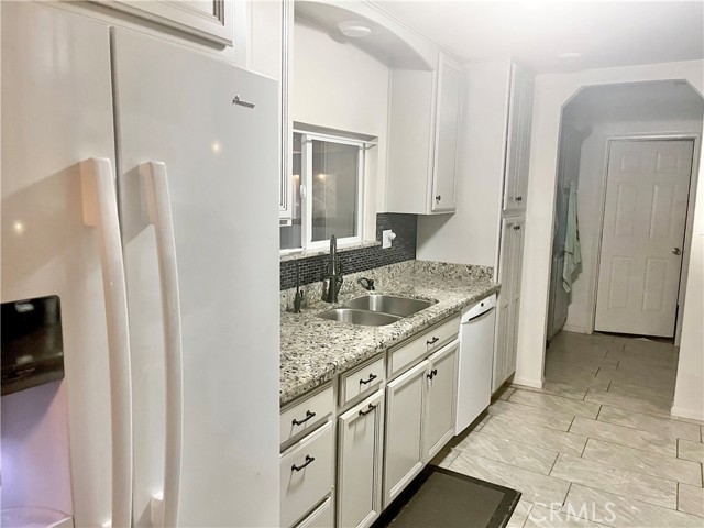 30865 Allen Avenue, Homeland CA: https://media.crmls.org/medias/8ee7cd45-093e-405a-aa4e-327e19db0ce0.jpg
