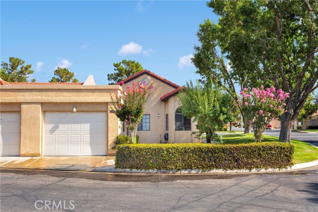 Detail Gallery Image 2 of 37 For 19144 Frances St, Apple Valley,  CA 92308 - 2 Beds | 2 Baths