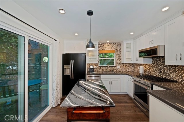 23463 The Blind Trail, Crestline, CA 92325