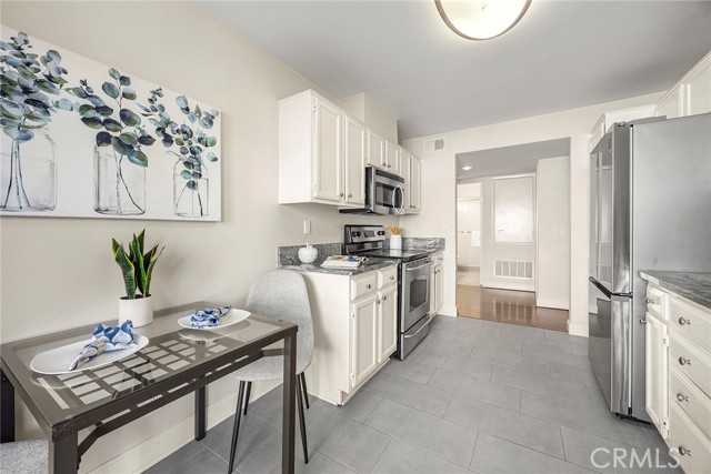 Detail Gallery Image 10 of 34 For 5215 Box Canyon Ct 20b,  Yorba Linda,  CA 92887 - 2 Beds | 2 Baths