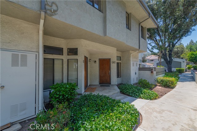 45 Willowcrest Lane, Pomona CA: https://media.crmls.org/medias/8ee92d64-1400-4c76-aaef-0297f23d2529.jpg