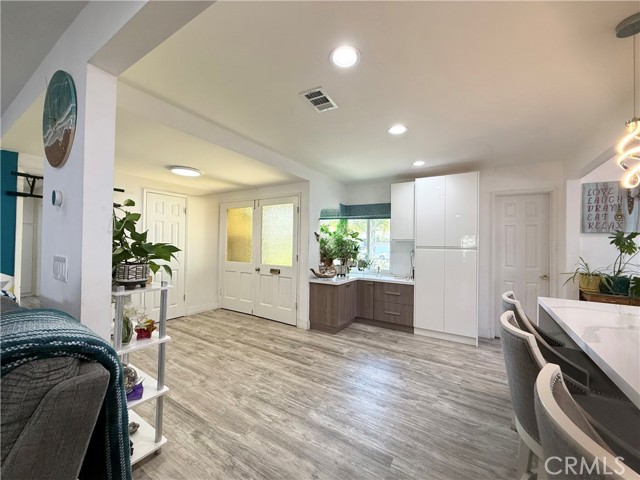 23233 Vanowen Street, West Hills CA: https://media.crmls.org/medias/8eea28f7-f23e-4724-935b-aa511c16cc68.jpg