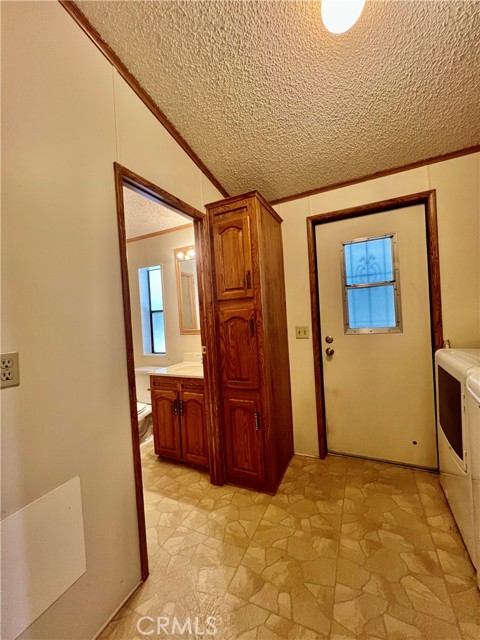24600 Mountain Ave, Hemet CA: https://media.crmls.org/medias/8eeaa27e-3d0f-41b8-9cbb-ac1bcb2a279f.jpg