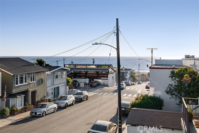 Detail Gallery Image 15 of 19 For 231 Longfellow Ave, Hermosa Beach,  CA 90254 - 4 Beds | 2 Baths