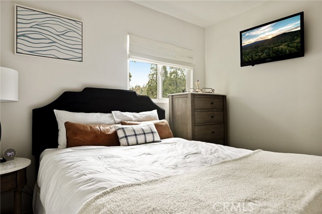 24379 San Moritz, Crestline, CA 92325