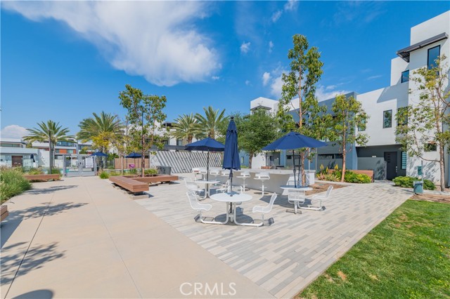 421 Transport, Tustin CA: https://media.crmls.org/medias/8eec9b5f-f893-45be-bc32-c7c6970457b6.jpg