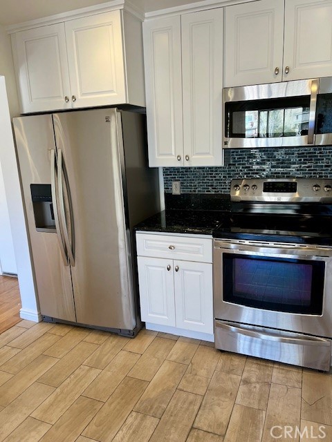 Detail Gallery Image 3 of 24 For 290 Sequoia Ct #25,  Thousand Oaks,  CA 91360 - 2 Beds | 1 Baths
