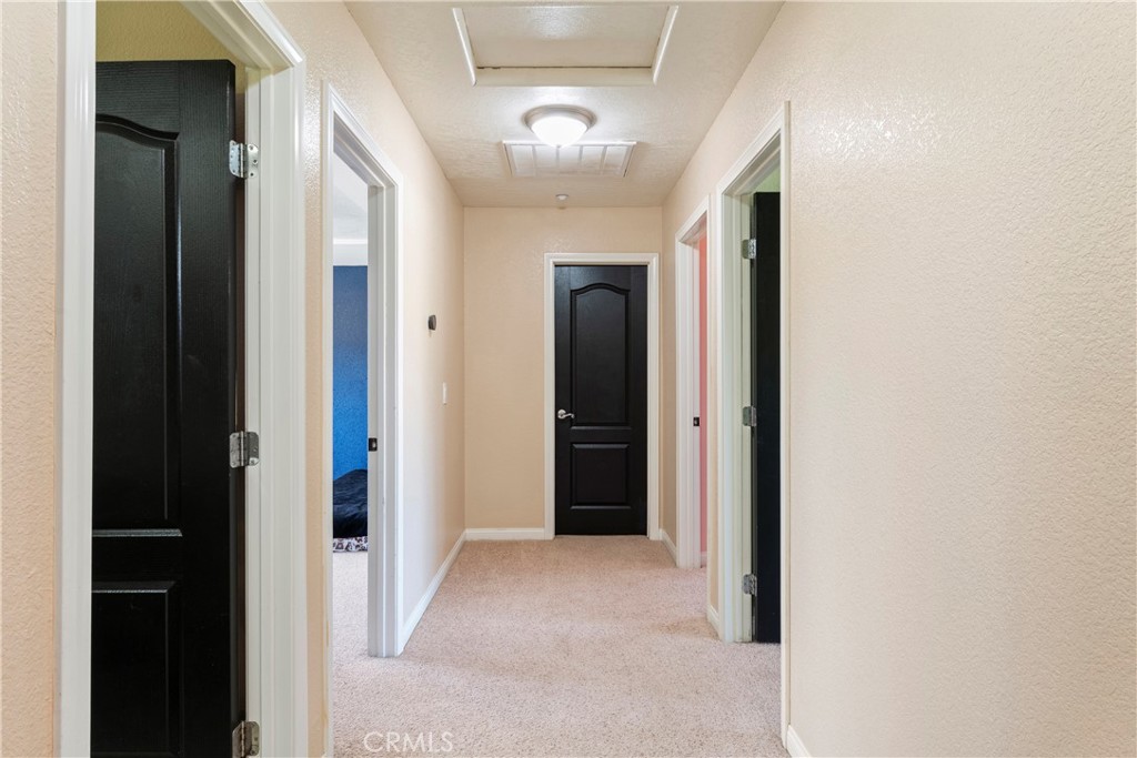 https://media.crmls.org/medias/8eed0ef2-4910-4f74-a683-825105019e42.jpg?preset=X-Large