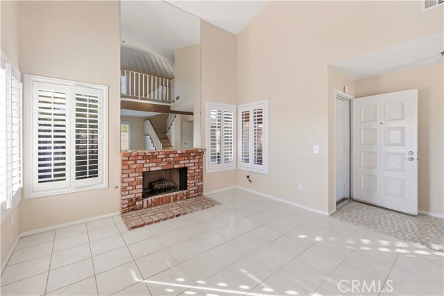 Detail Gallery Image 5 of 29 For 761 Kingfisher, Corona,  CA 92879 - 3 Beds | 2/1 Baths