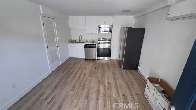 Detail Gallery Image 3 of 8 For 988 El Camino #105,  Costa Mesa,  CA 92626 - 1 Beds | 1 Baths