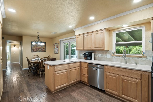 Detail Gallery Image 12 of 44 For 253 Gurnsey Dr, Red Bluff,  CA 96080 - 4 Beds | 3 Baths