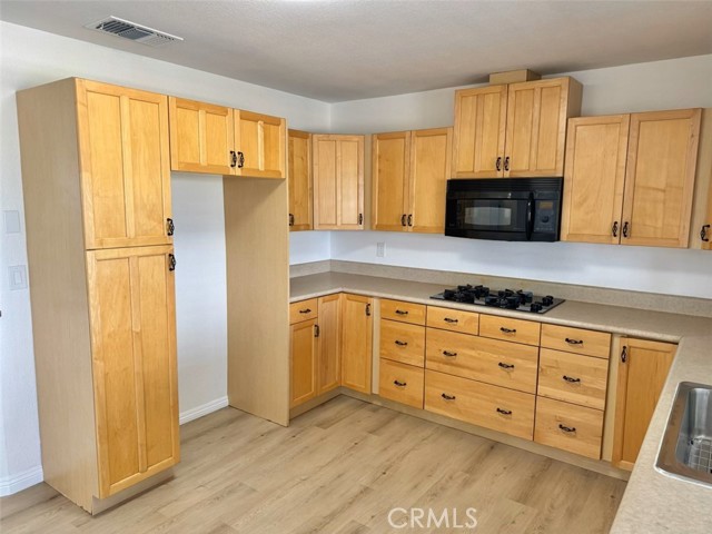 44040 Shadow Way, Desert Center CA: https://media.crmls.org/medias/8ef06801-50a8-40b2-a132-2c6015485415.jpg