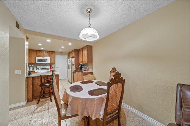 Detail Gallery Image 9 of 39 For 17406 Sandlake Ave, Carson,  CA 90746 - 3 Beds | 2/1 Baths