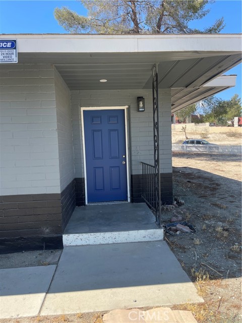 14877 Rodeo Drive, Victorville CA: https://media.crmls.org/medias/8ef18640-6c58-41d3-803a-34e0166498ee.jpg