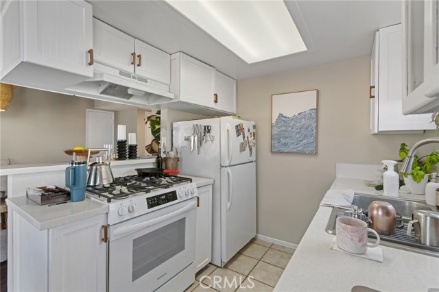 Unit 202 (Top unit) - kitchen