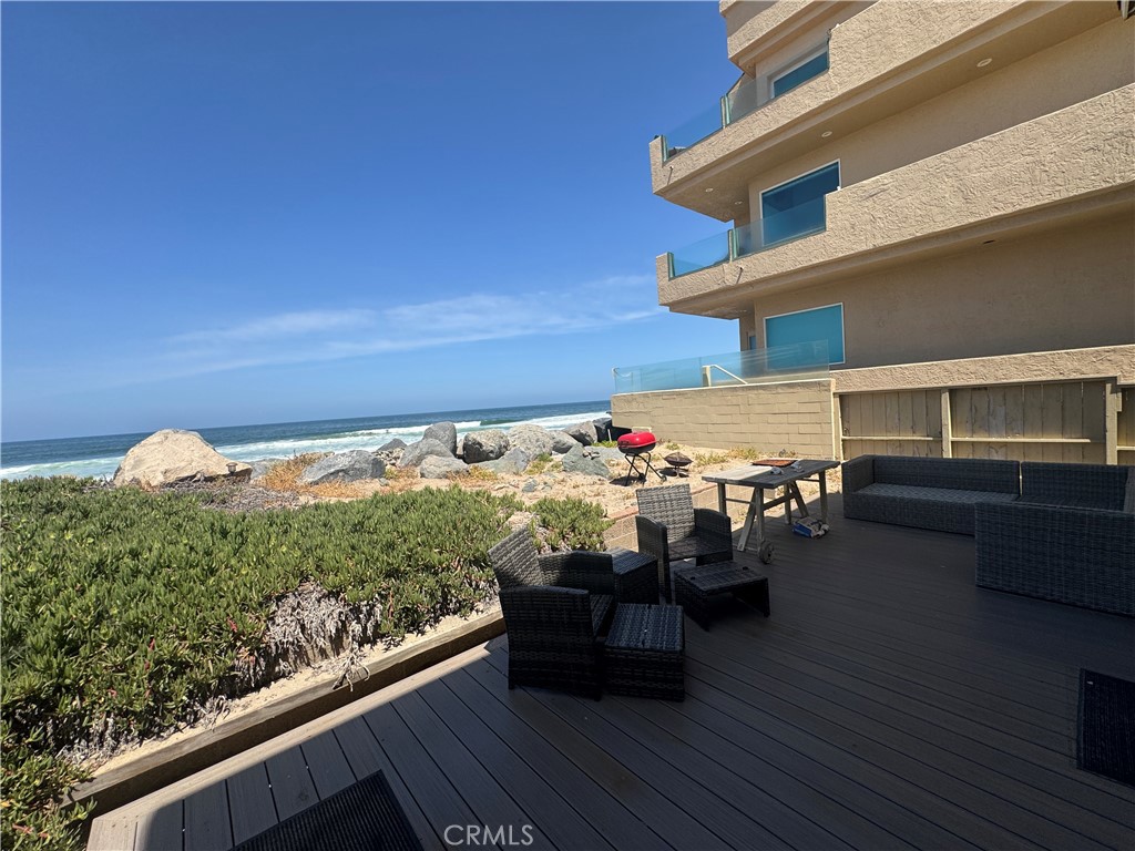https://media.crmls.org/medias/8ef1f595-50f1-4415-8e93-3eac8deafcc0.jpg?preset=X-Large