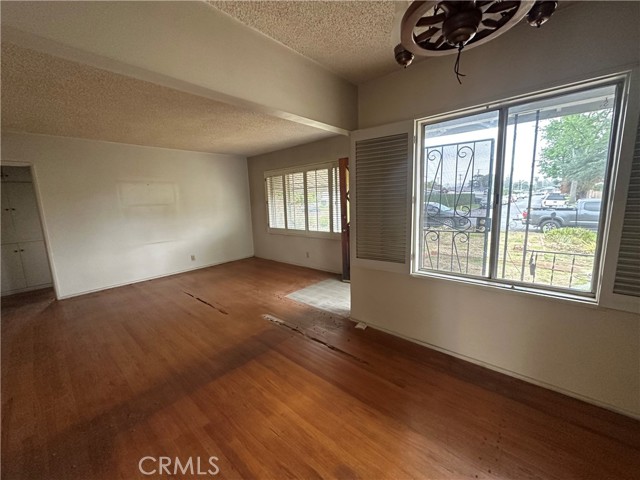 Image 3 of 34 For 863 Vanhorn Avenue