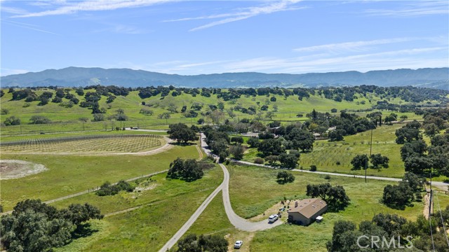 Detail Gallery Image 4 of 55 For 971 Canyon Ridge Rd, Solvang,  CA 93463 - 3 Beds | 2 Baths