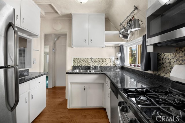 Detail Gallery Image 20 of 35 For 775 Buckingham, Lake Arrowhead,  CA 92352 - 1 Beds | 1 Baths