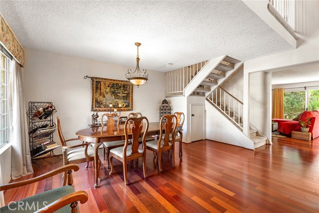 Detail Gallery Image 9 of 56 For 19852 Pandy Ct, Canyon Country,  CA 91351 - 3 Beds | 2/1 Baths