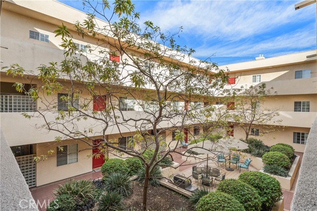 Detail Gallery Image 23 of 29 For 11531 Riverside Dr #209,  Valley Village,  CA 91602 - 2 Beds | 2 Baths