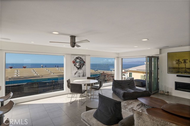 232 32nd Place, Manhattan Beach CA: https://media.crmls.org/medias/8ef43e85-5527-4fe5-8de3-d059b0ee4502.jpg
