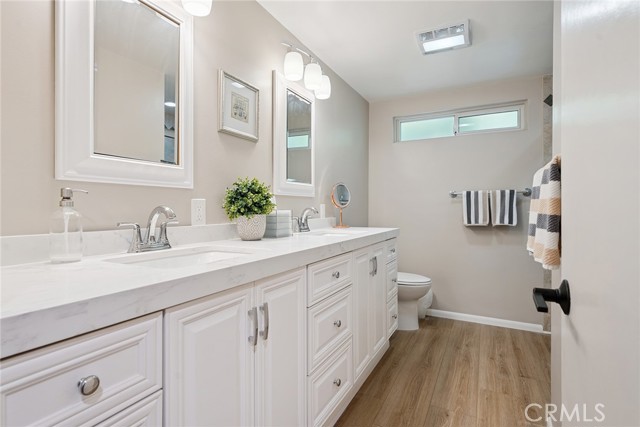 5929 Adler Avenue, Woodland Hills CA: https://media.crmls.org/medias/8ef4493a-0a6a-4517-8381-05dbe051fe1c.jpg