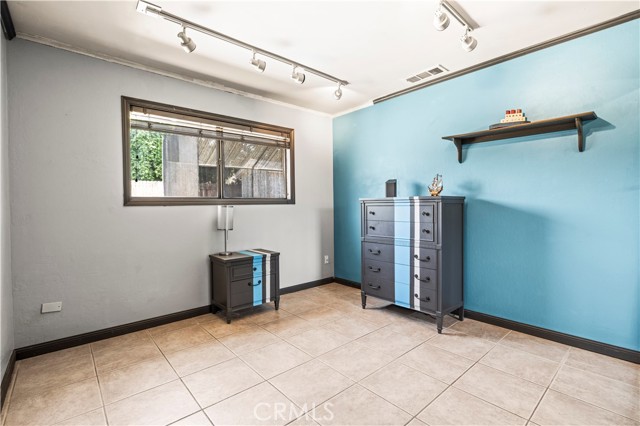 Detail Gallery Image 5 of 13 For 5956 York Glen Way, Sacramento,  CA 95842 - 3 Beds | 1 Baths