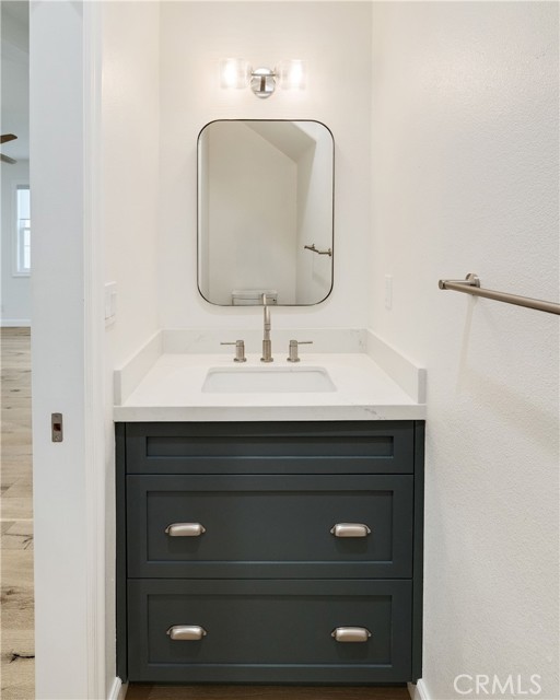 Detail Gallery Image 32 of 58 For 1707 Marshallfield a,  Redondo Beach,  CA 90278 - 3 Beds | 2/1 Baths