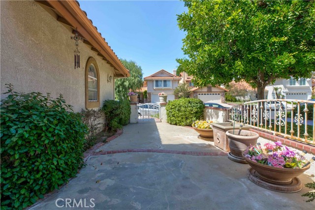 Detail Gallery Image 32 of 45 For 12022 Falcon Crest Way, Porter Ranch,  CA 91326 - 4 Beds | 2/1 Baths