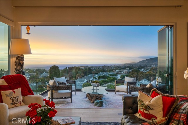 Detail Gallery Image 3 of 48 For 9 Regatta Way, Dana Point,  CA 92629 - 3 Beds | 2 Baths