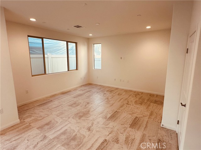 Detail Gallery Image 6 of 16 For 4280 S Malagon Privado, Ontario,  CA 91761 - 3 Beds | 2/1 Baths